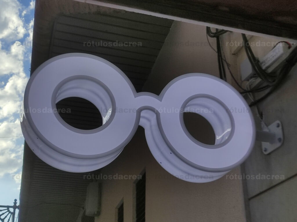 Banderola luminosa con forma de gafas para óptica