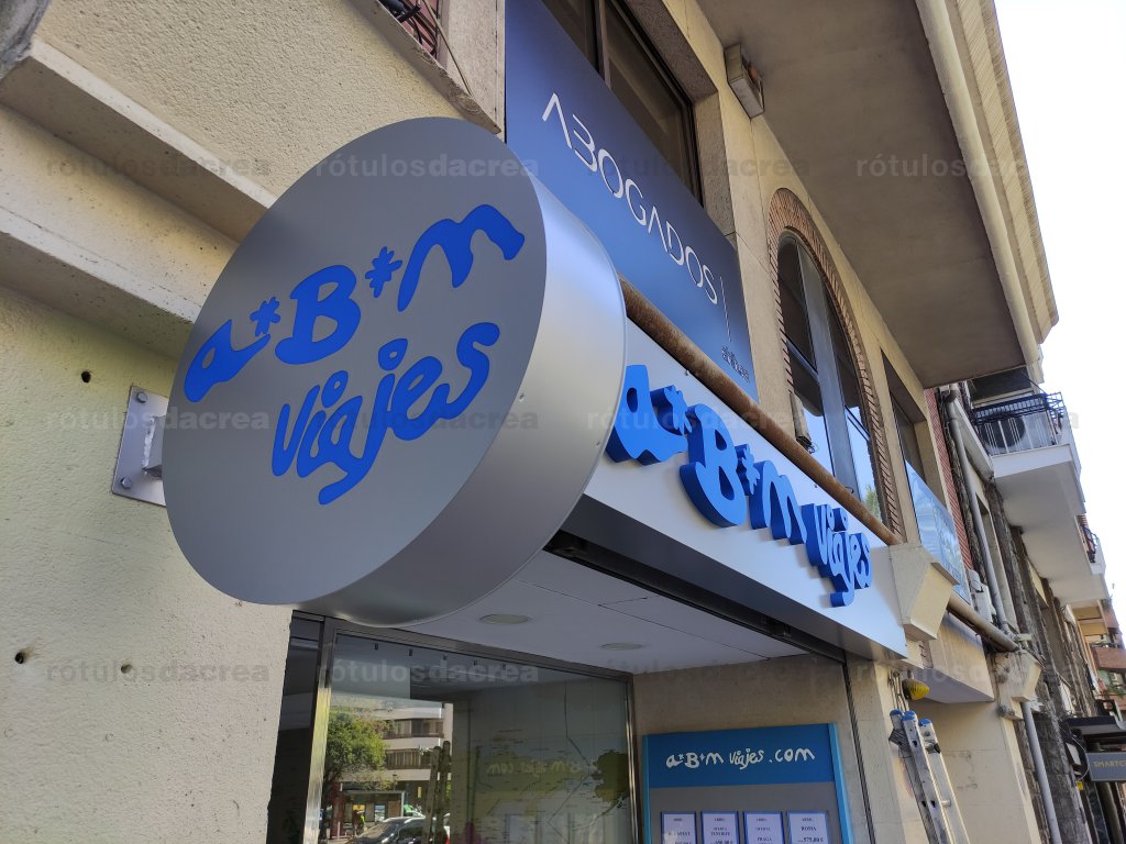 Banderola luminosa circular para agencia de viajes