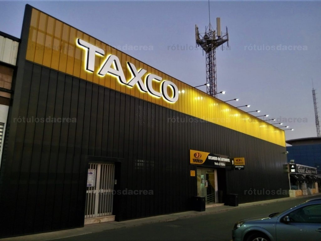 Letras corpóreas de acero retroiluminadas