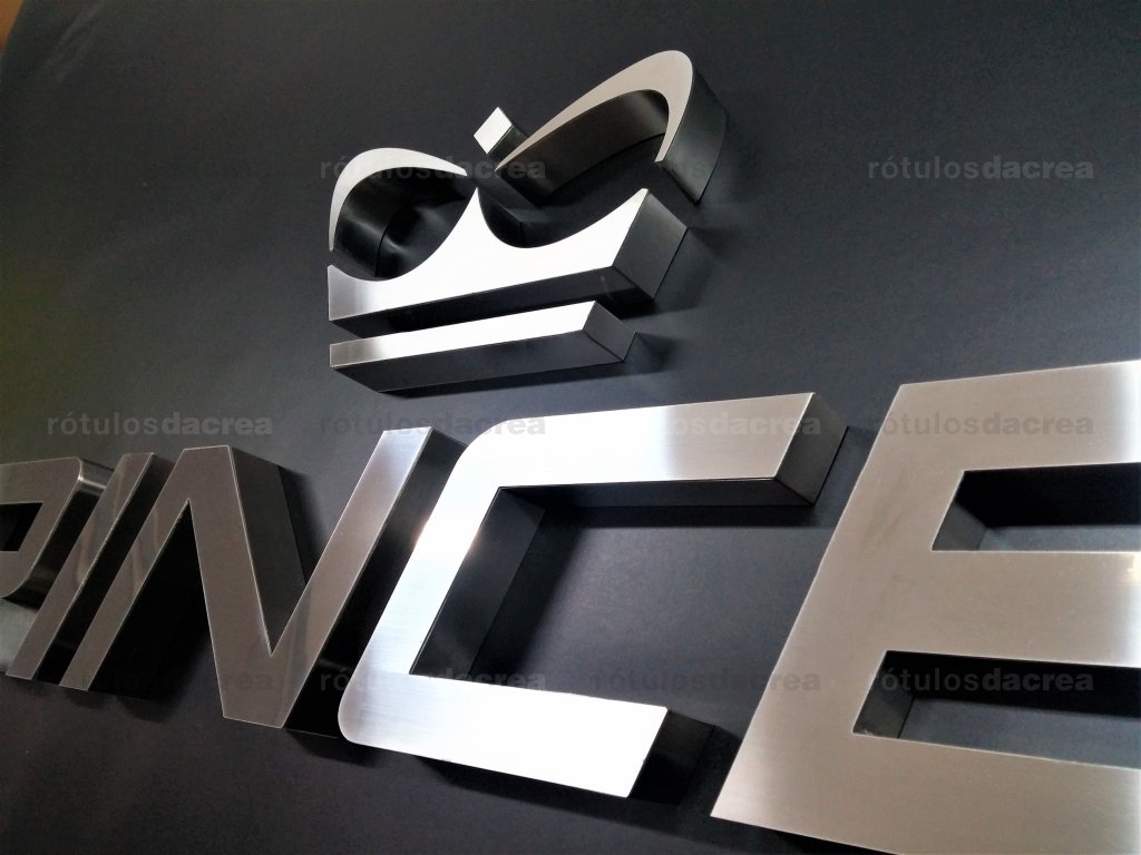 Letras corpóreas de acero inoxidable
