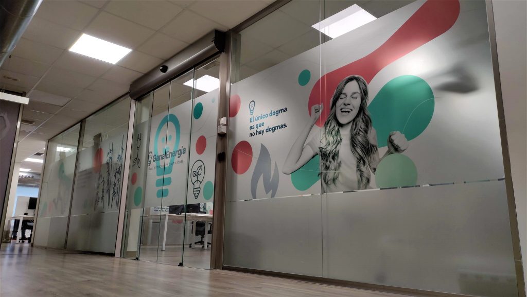 Vinilo al ácido personalizado para oficinas