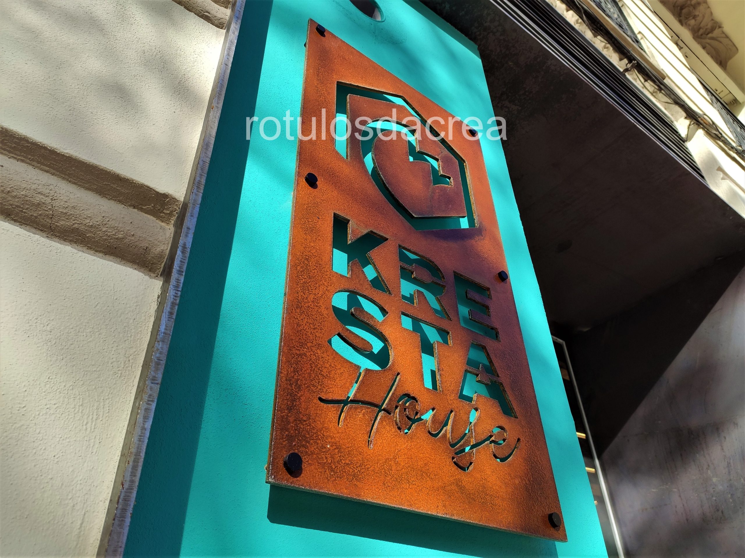 Placa exterior restaurante Kresta House en Valencia